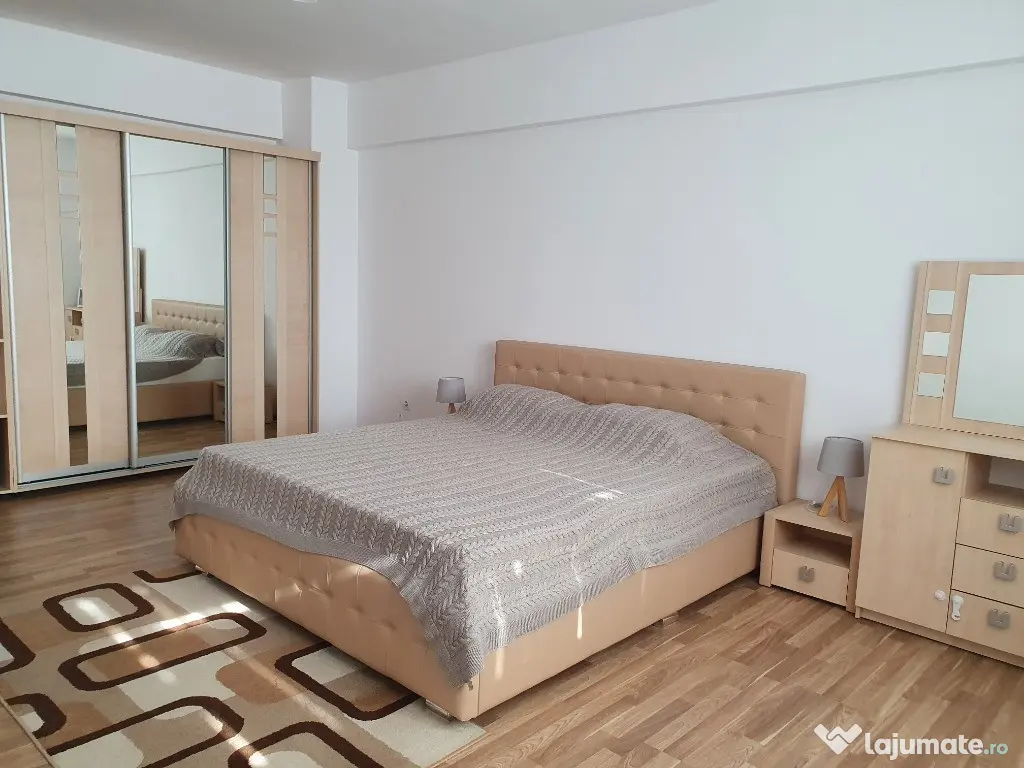 Inchiriez apartament 3 CAMERE, pe str. Sondelor, zona 9 Mai 