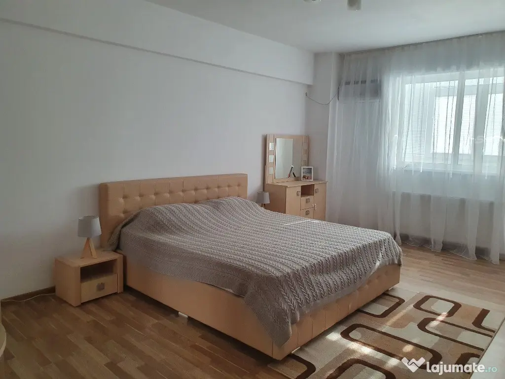 Inchiriez apartament 3 CAMERE, pe str. Sondelor, zona 9 Mai 