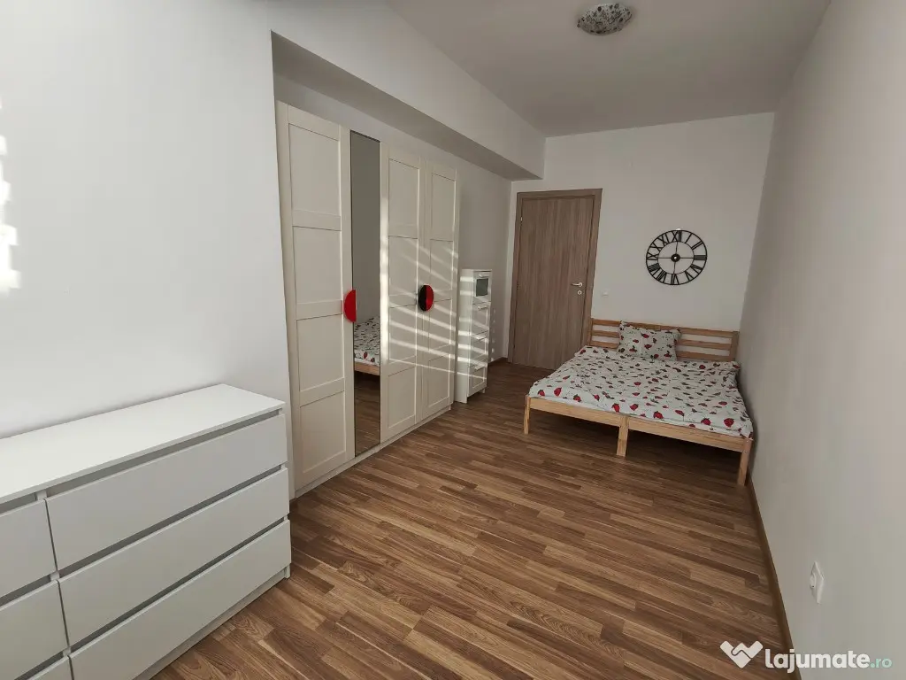 Inchiriez apartament 3 CAMERE, pe str. Sondelor, zona 9 Mai 