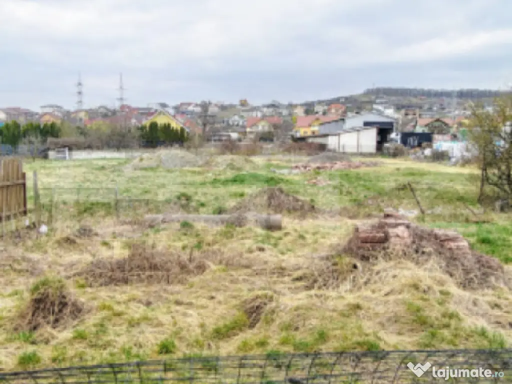 Construcție la roșu 500 mp, cu acces la parcelă de 25 ari 