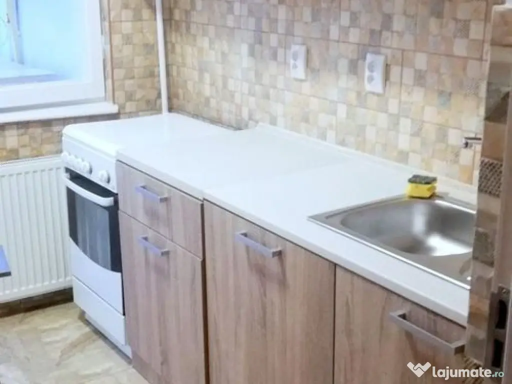 De inchiriat apartament 2 camere nemobilat, Micro 16, 140... 