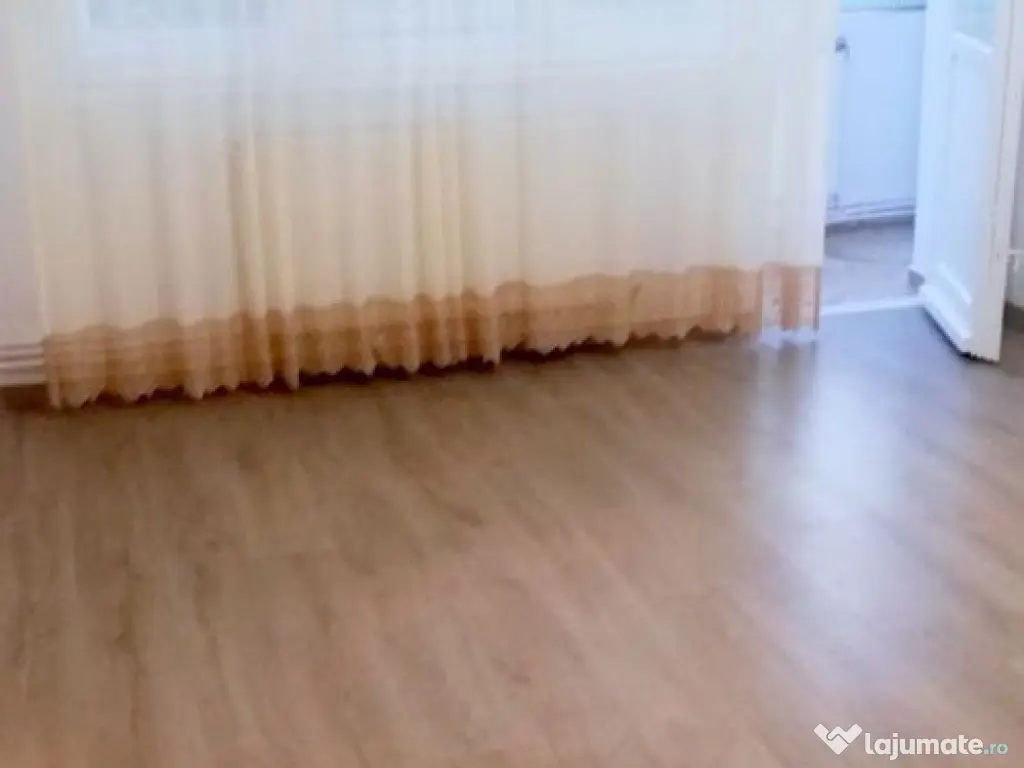 De inchiriat apartament 2 camere nemobilat, Micro 16, 140... 