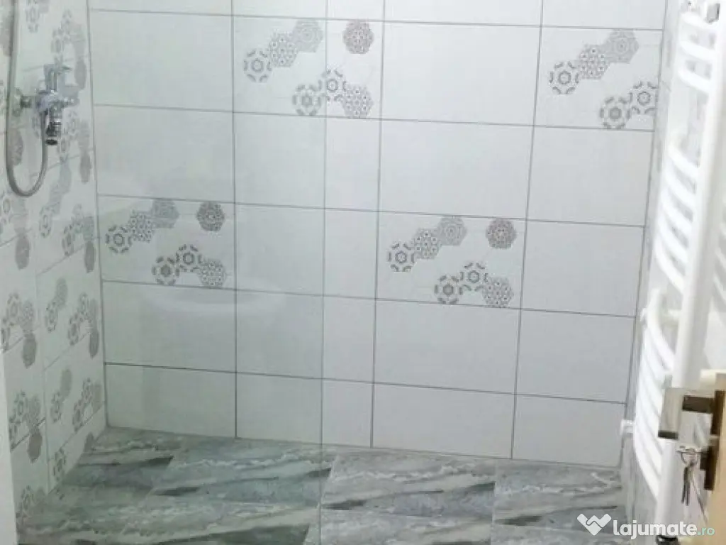 De inchiriat apartament 2 camere nemobilat, Micro 16, 140... 