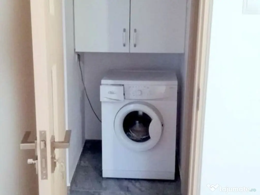 De inchiriat apartament 2 camere nemobilat, Micro 16, 140... 