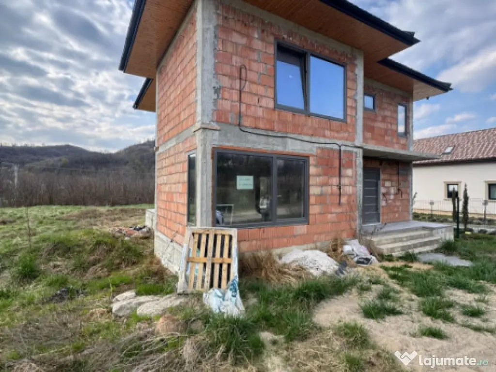 Casă semifinisată Tăuții Măgherăuș, 136 mp, teren 19 