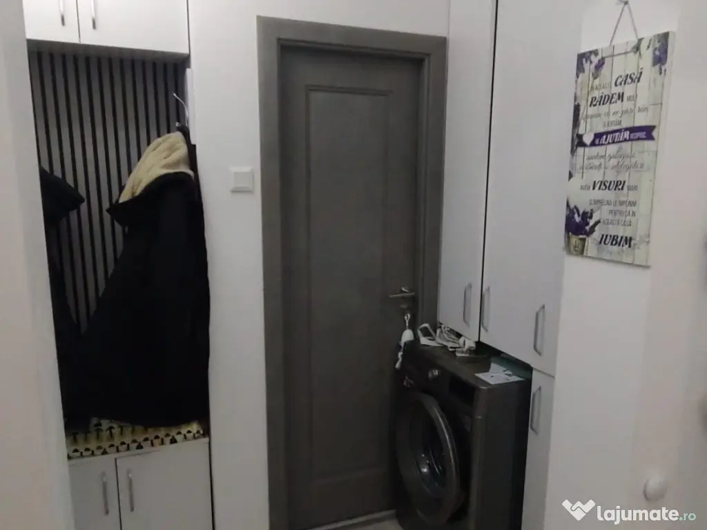 Apartament 3 camere decomandat Bulevardul București.