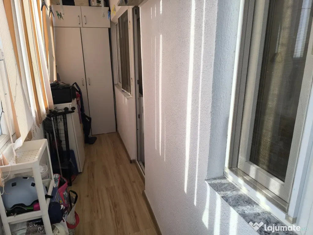 Apartament 3 camere decomandat Bulevardul București.