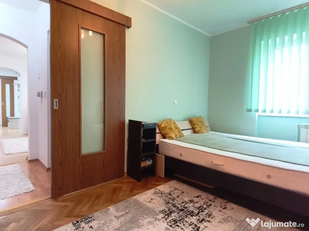 Apartament 3 camere in Deva, zona Piata- Kogalniceanu 