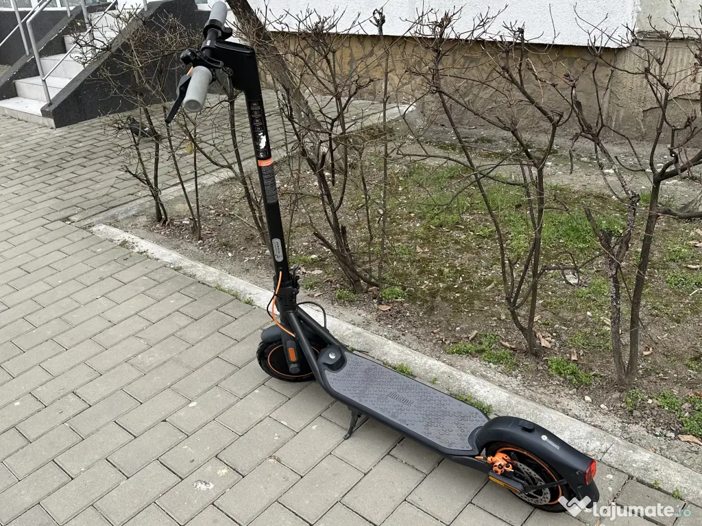 Trotineta electrica Ninebot by Segway KickScooter F40E