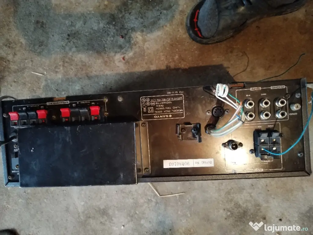 Amplituner Sanyo dcx 233L nefuncțional 