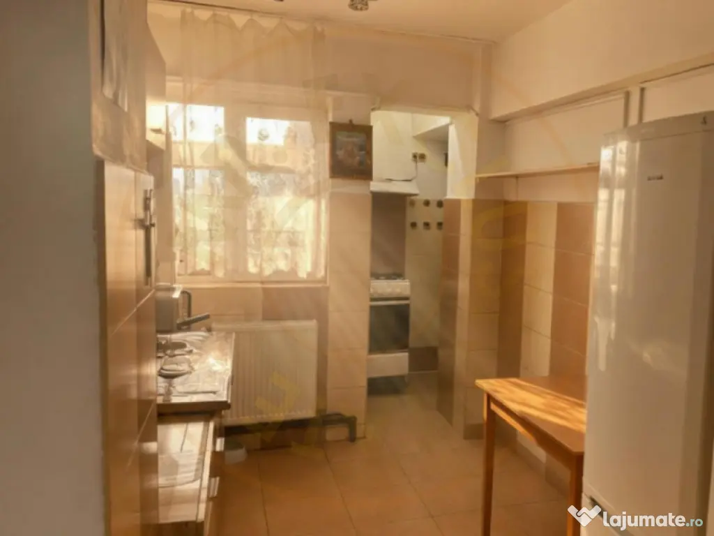 Apartament 3 camere decomandat 