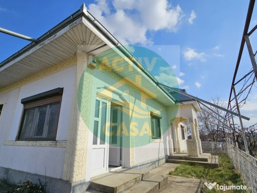Casa de vanzare, zona Romanului
