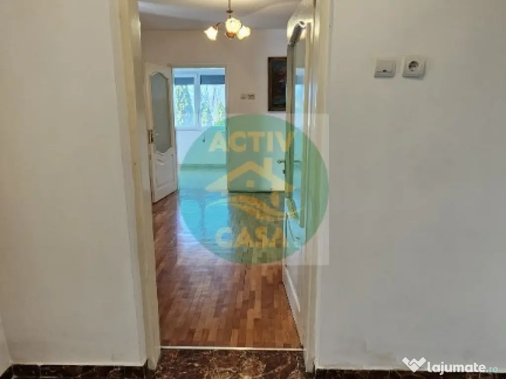 Casa de vanzare, zona Romanului 