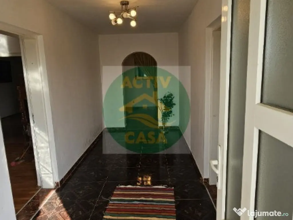 Casa de vanzare, zona Romanului 