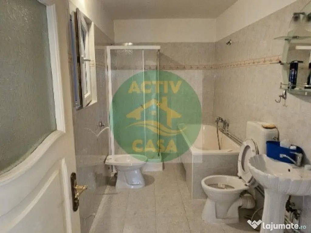 Casa de vanzare, zona Romanului 