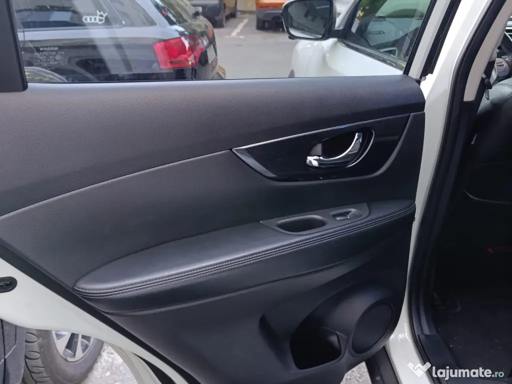 Nissan X -Trail, cutie automata