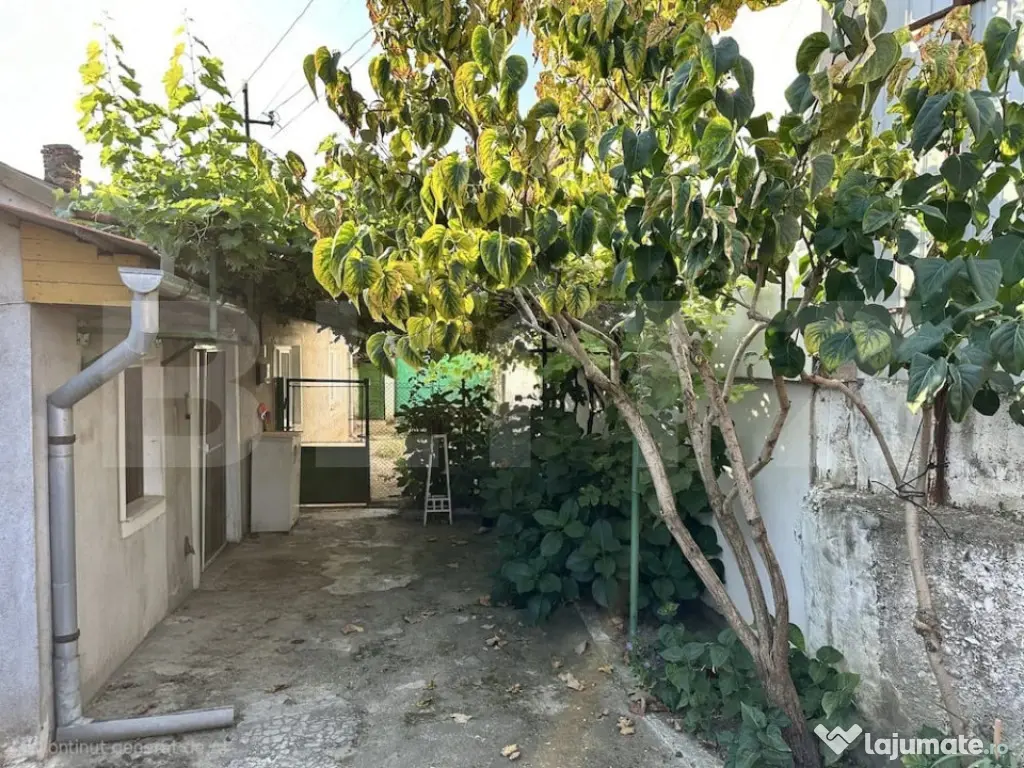 Casă de renovat 2 camere, zonă liniștită – Cugir 