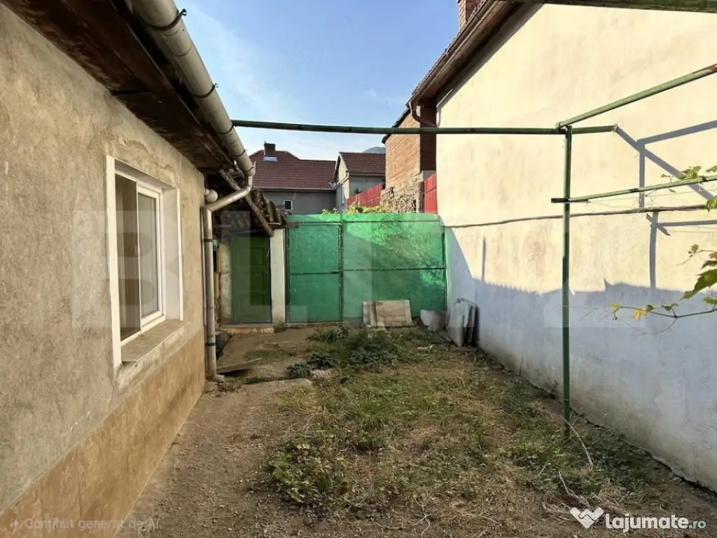 Casă de renovat 2 camere, zonă liniștită – Cugir 