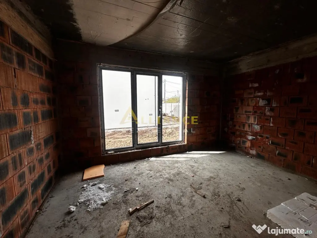 Vila individuala 5 camere ~ 3 bai ~ Teren 300 mp 