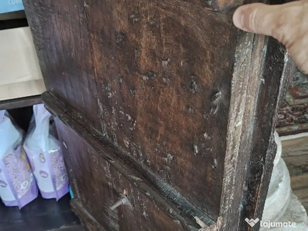 Comoda dulap sculptata antica 