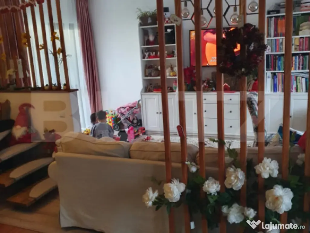 Triplex modern cu terasa si gradina, Sanpetru, Brasov