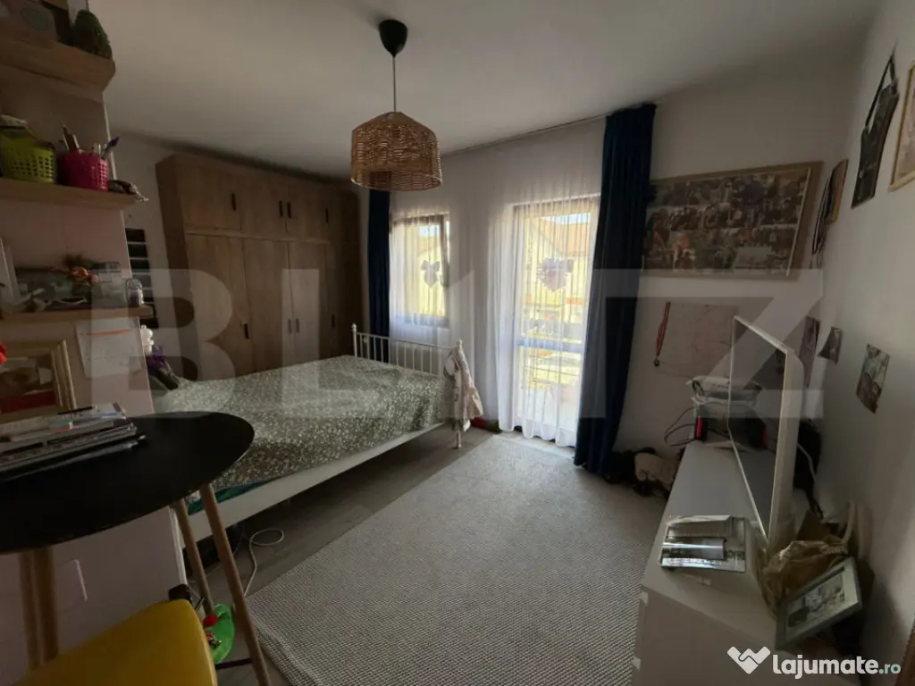 Triplex modern cu terasa si gradina, Sanpetru, Brasov