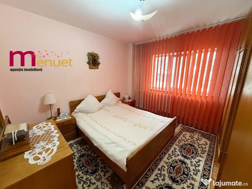 Apartament 3 camere,str.VICTORIEI , etaj 1 