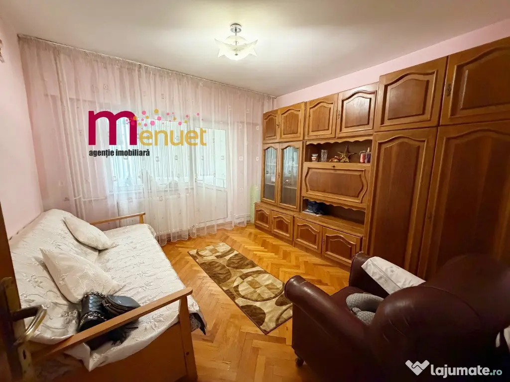 Apartament 3 camere,str.VICTORIEI , etaj 1 