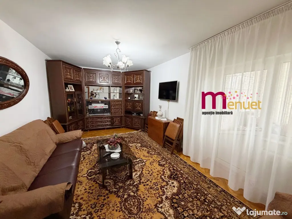 Apartament 3 camere,str.VICTORIEI , etaj 1 