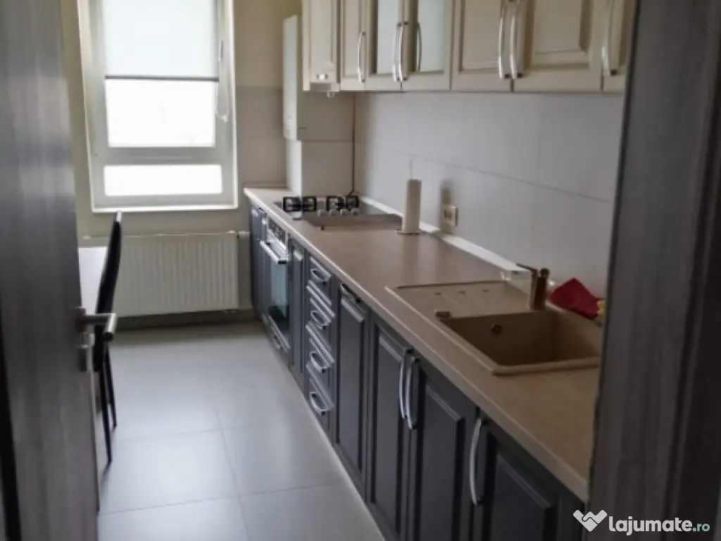 Apartament 2 camere decomandat, etaj intermediar, loc de par 