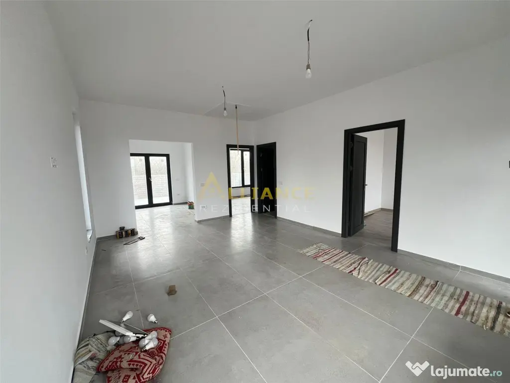 Casa parter -3 camere- Incalzire in pardoseala - Comuna Berc 