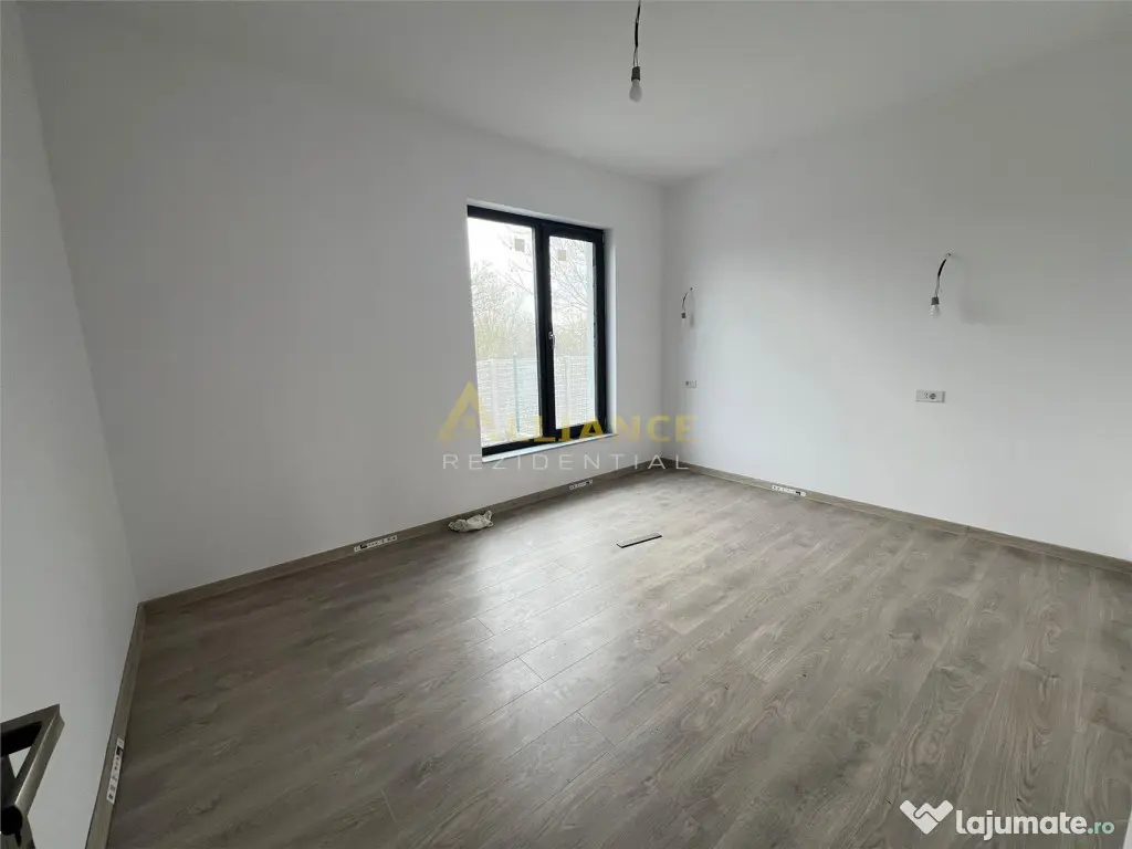 Casa parter -3 camere- Incalzire in pardoseala - Comuna Berc 