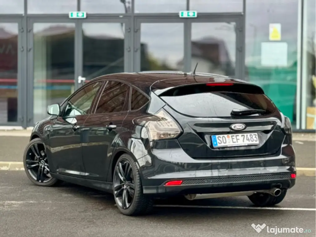 Ford Focus Mk3/HatchBack/AppleCarplay 