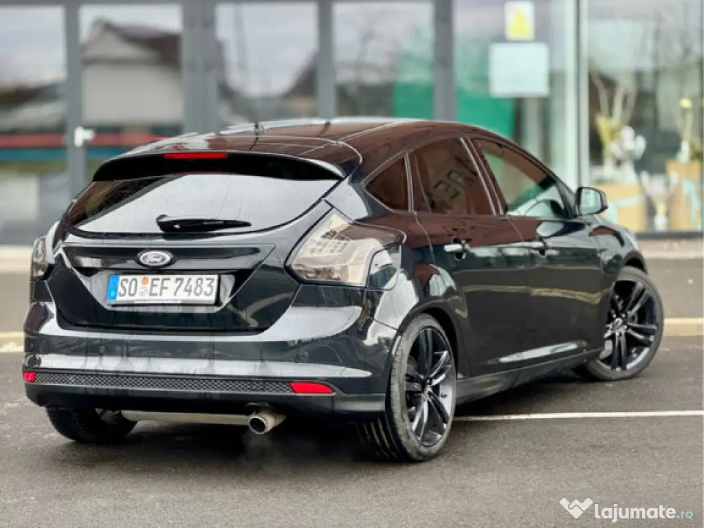 Ford Focus Mk3/HatchBack/AppleCarplay 