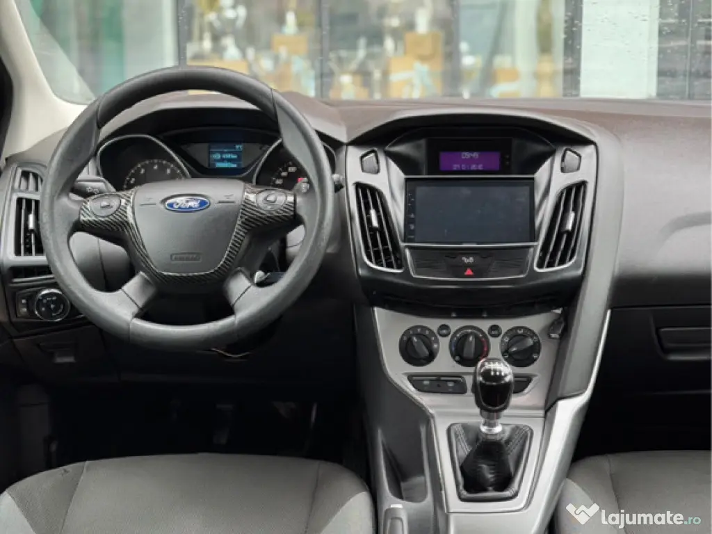 Ford Focus Mk3/HatchBack/AppleCarplay 