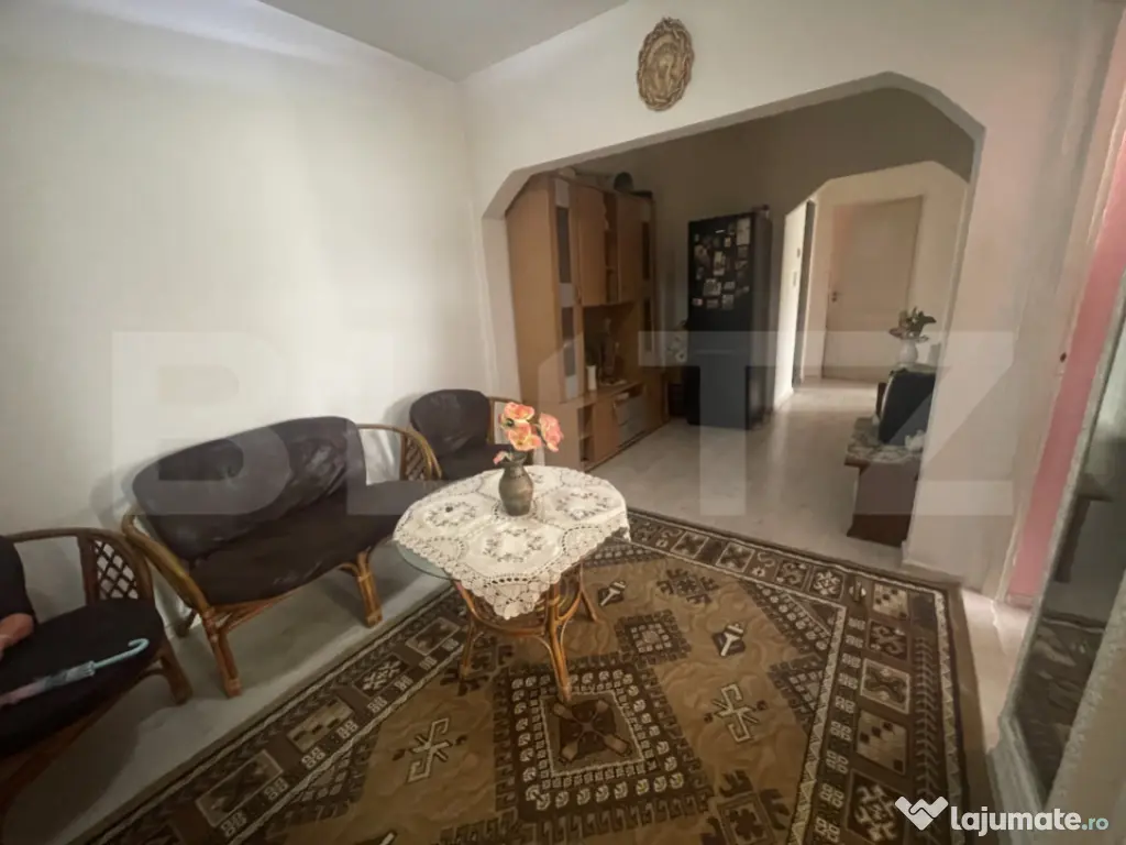 Apartament 3 camere, zona Centrala 