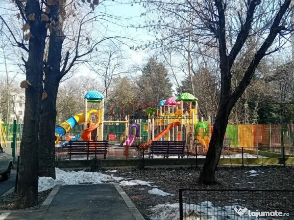 2 camere-Sector 4-Piata Straduintei-Parcare 