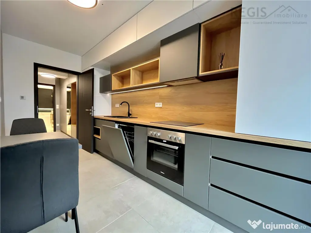 Garsoniera cu Parcare Subterana in Cosmopolit zona Centrala 