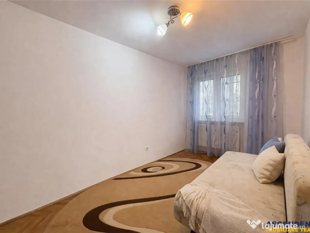 Decomandat, ergonomic, insorit, mobilat, utilat, balcon, Mur 