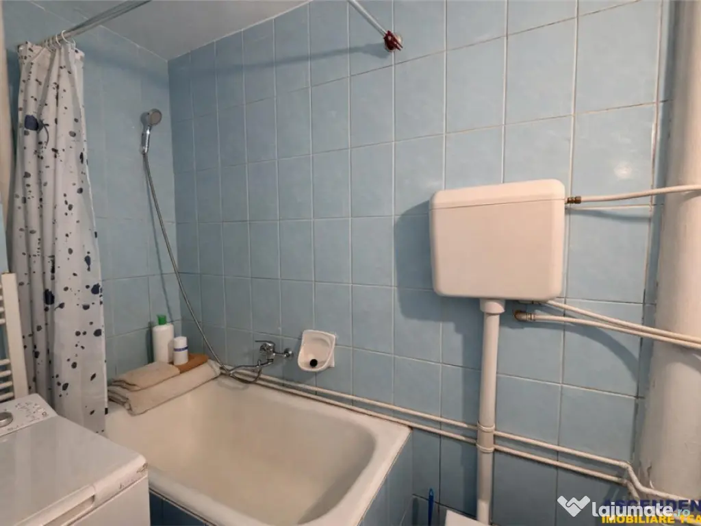 Decomandat, ergonomic, insorit, mobilat, utilat, balcon, Mur 