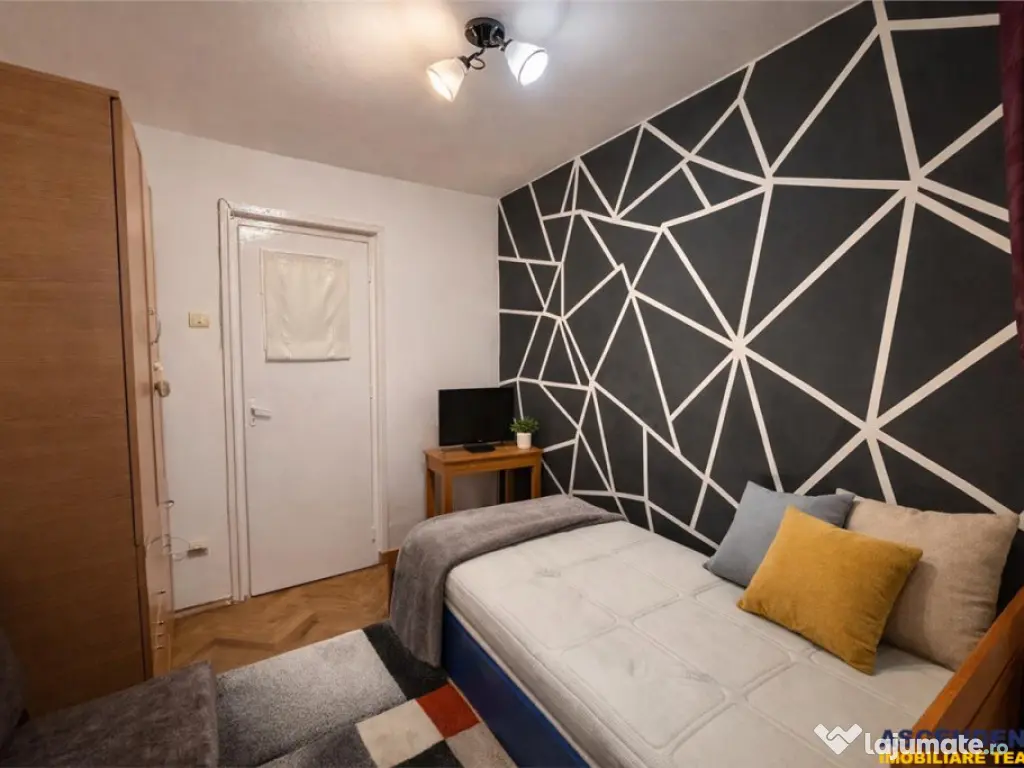 Decomandat, ergonomic, insorit, mobilat, utilat, balcon, Mur 