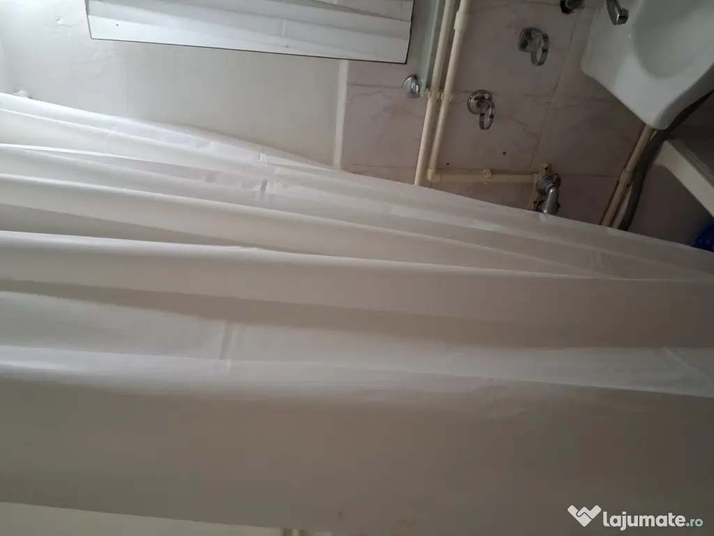 Închiriez garsoniera zona Cet 