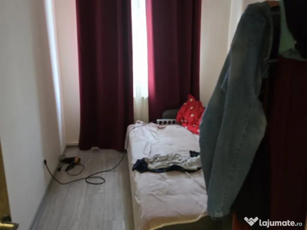 Apartament 4 camere, 3 băi, complet renovat, etaj 2, balcon 