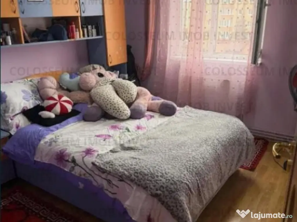 Apartament 3 camere, semidecomandat - zona Florilor 