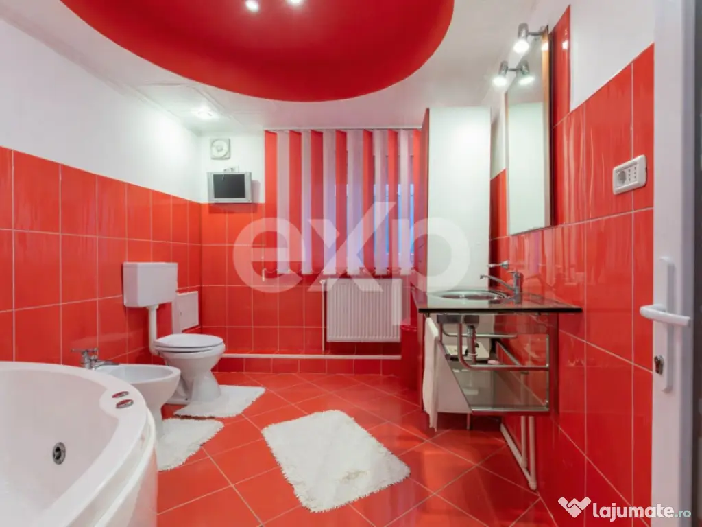 Casă / Vilă cu 6 camere de vânzare 