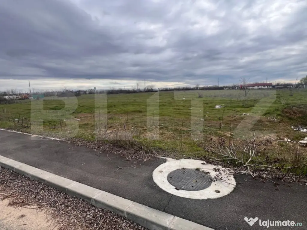 Teren 2160 mp, Cernele 