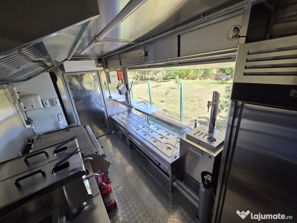 FOOD TRUCK/ Grill / Afacere la cheie / Complet echipat 