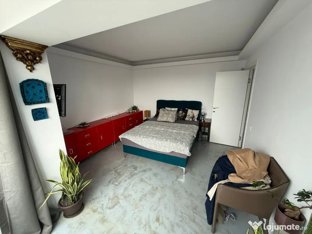 ULTRACENTRAL – 2 camere decomandat, 2 logii, vedere superb 