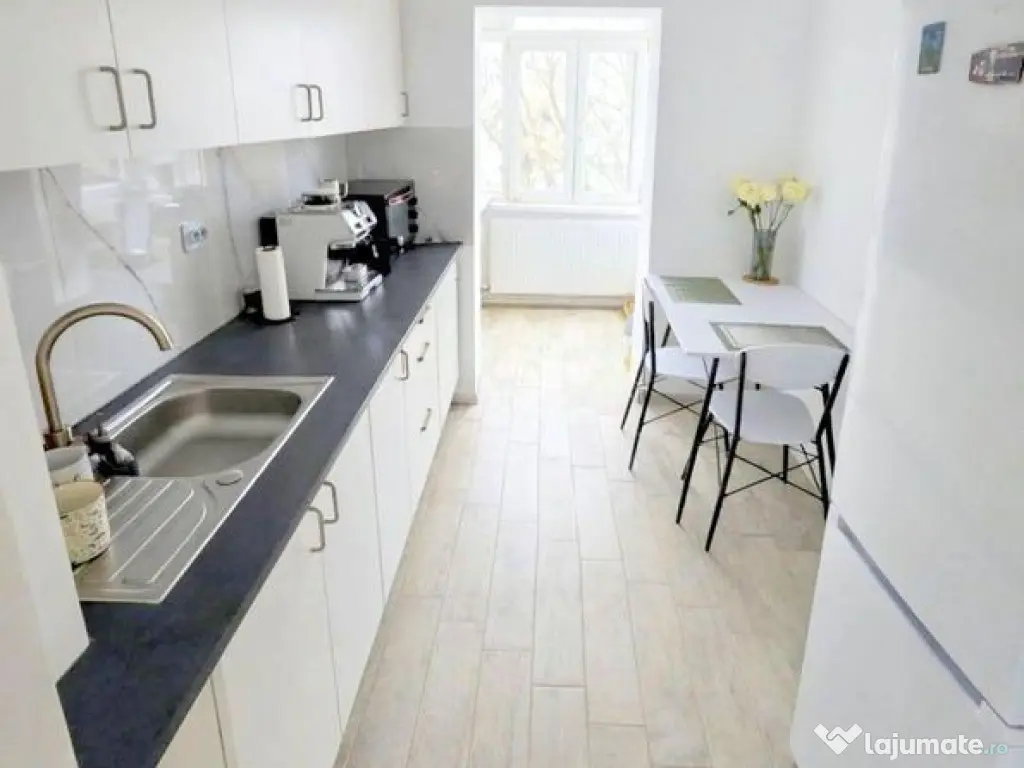 De vanzare apartament cu 2 camere Siderurgistilor Vest 