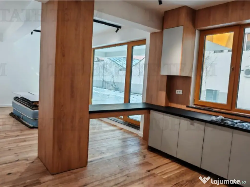 Apartament de 3 camere si curte proprie de 70 mp, bloc bouti 